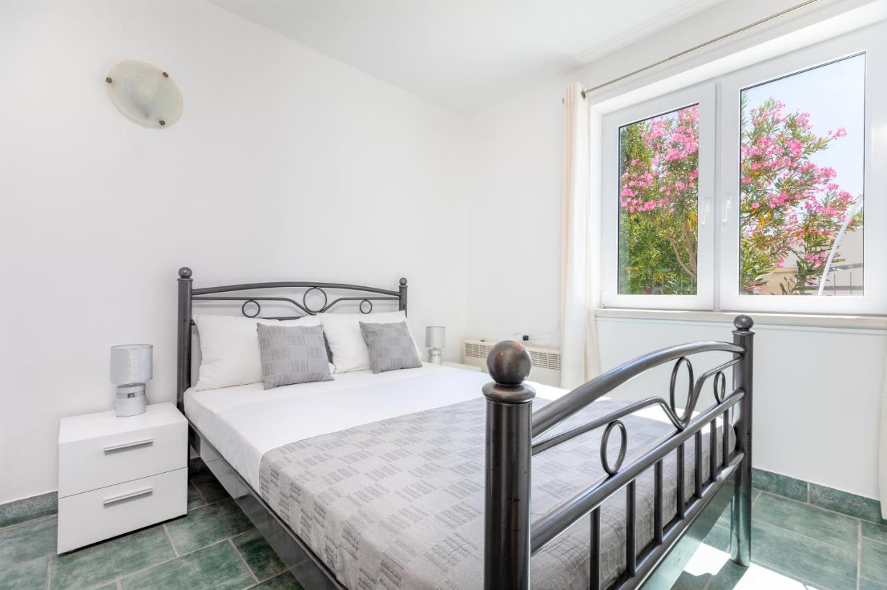 Apartments Villa Maja Rogoznica  Zewnętrze zdjęcie